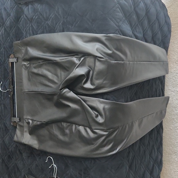 Loft - Imitation leather pants 🖤 - Picture 2 of 4